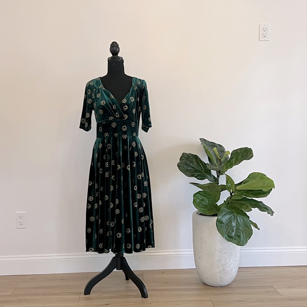 NWT ModCloth Collectif Velvet dress.